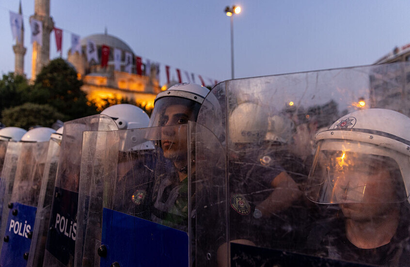 تركيا.. صدور مذكرة باعتقال عمدة إسطنبول السابق بتهمة "التجسس"