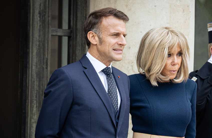 "زوجة الرئيس ماكرون في الحقيقة رجل".. محاكمة المتهمين بمضايقة السيدة الفرنسية الأولى