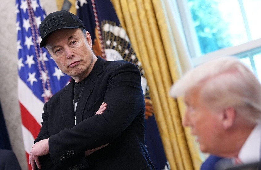 ترامب يمتدح إيلون ماسك بعد أشهر من الخلاف: "كانت لحظة غبية في حياته"