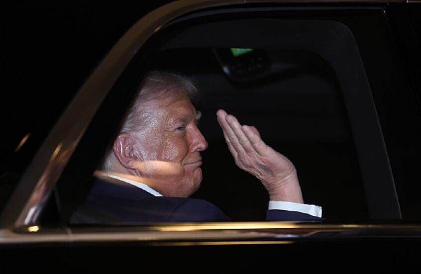 "نوبل" مقابل أي خدمة تريدونها".. تاكايشي وترامب يتبادلان التعهدات