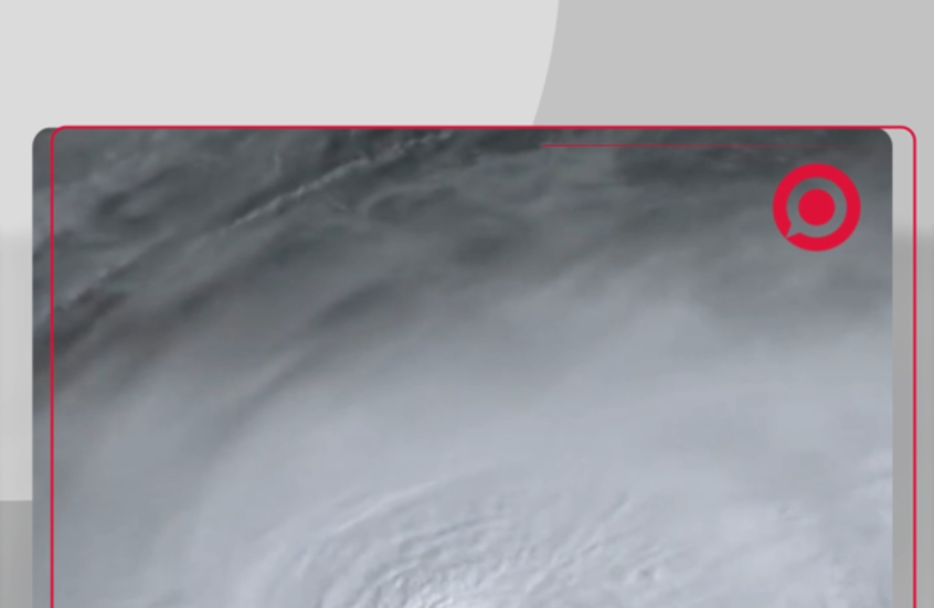 لقطات من إعصار 