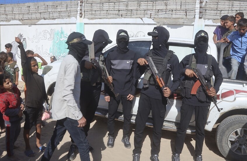 غزة..  قوة "رادع" تفكك عصابة مسلحة استغلت الحرب وحالة الفوضى