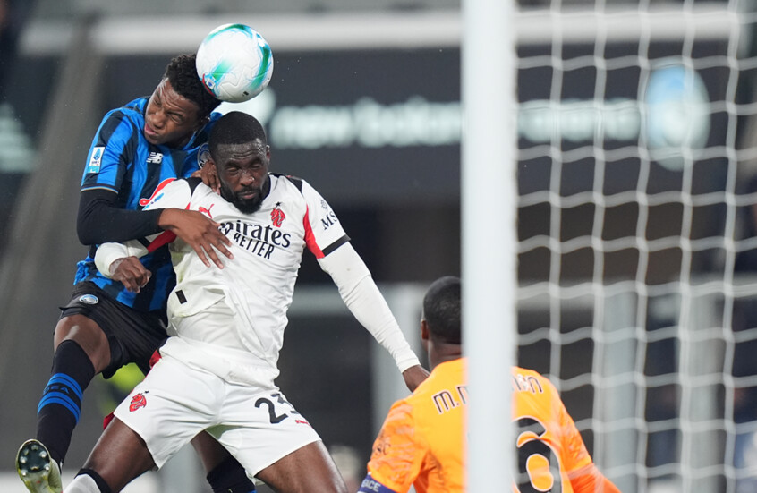 ميلان يتعادل مع أتالانتا ويضيع فرصة الاقتراب من نابولي