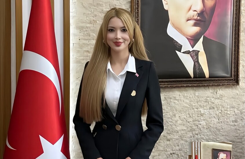 "باربي تركيا" تثير ضجة على السوشيال ميديا بعد تعيينها قائمقاما في سامسون (صور)