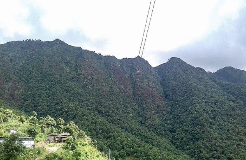 تحطم مروحية قرب المعسكر الأساسي لإيفريست في نيبال