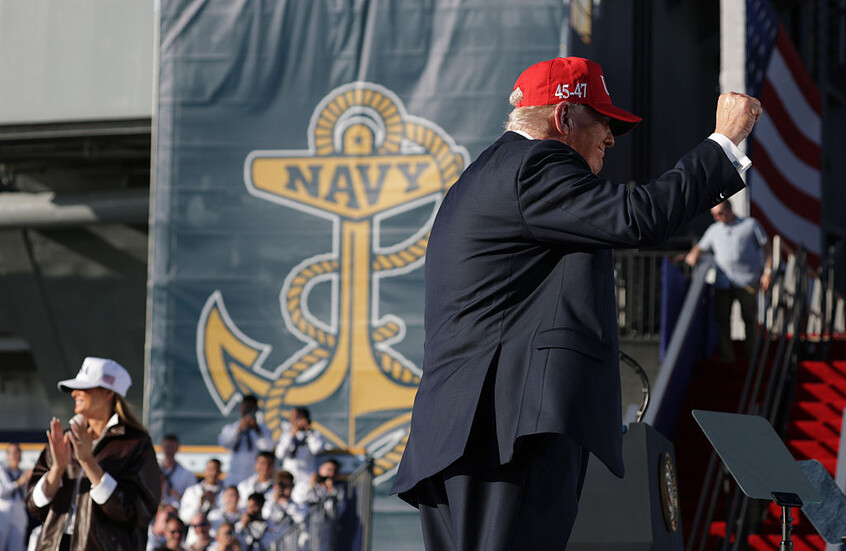 ترامب يريد "تفجيرات حقيقية".. والبحرية تُجبر على تغيير خططها في اللحظة الأخيرة