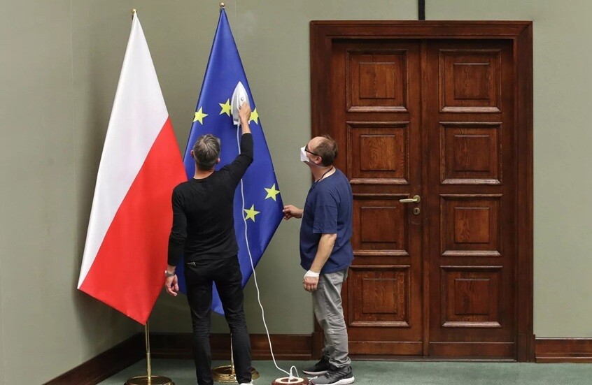 بولندا تفرض حظرا غير محدد المدة على استيراد الحبوب الأوكرانية