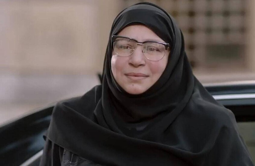 افتتاح المتحف المصري الكبير.. عبلة كامل تثير الجدل من أمام الأهرامات افتتاح المتحف المصري الكبير.. عبلة كامل تثير الجدل من أمام الأهرامات