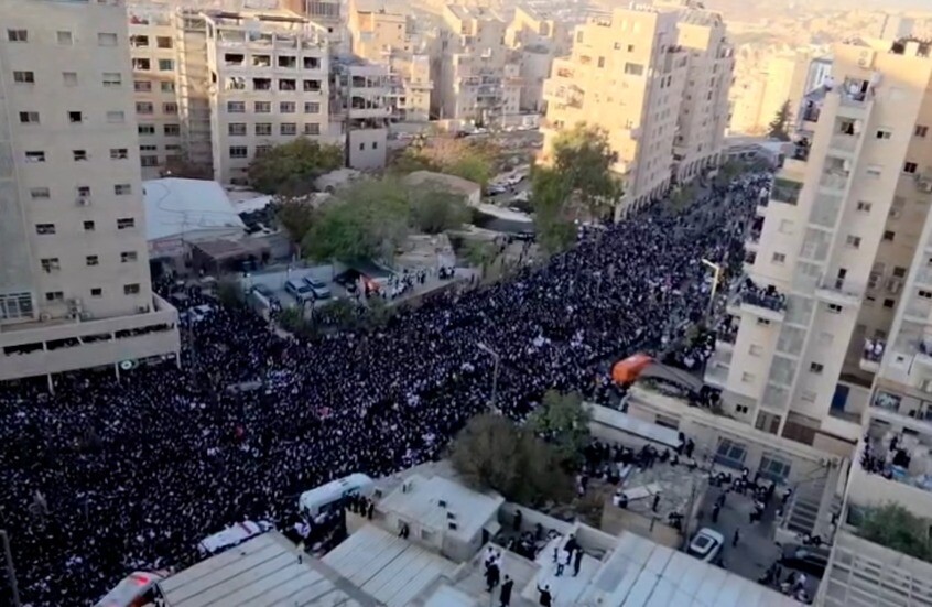 إسرائيل.. مئات الآلاف من الحريديين يتظاهرون في القدس رفضا للتجنيد الإلزامي