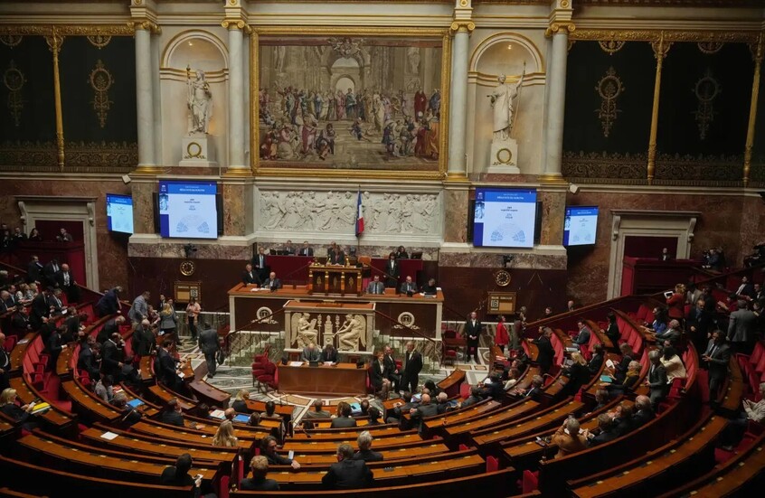 "زلزال سياسي".. اليمين المتطرف الفرنسي يصادق على مشروع قرار لإلغاء اتفاقية 1968 مع الجزائر (فيديو)