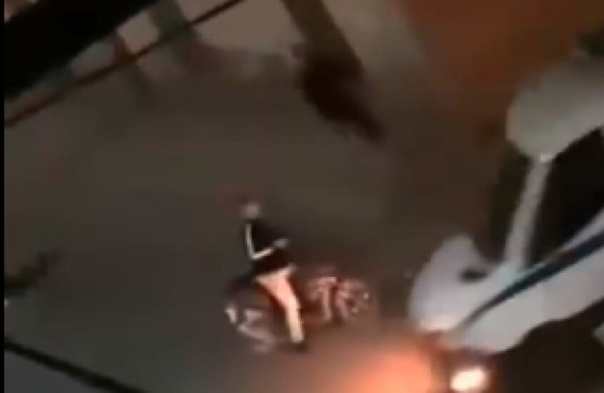 الجزائر.. الشرطة تمنع محاولة اعتداء على مواطن تعرض للسرقة (فيديو)