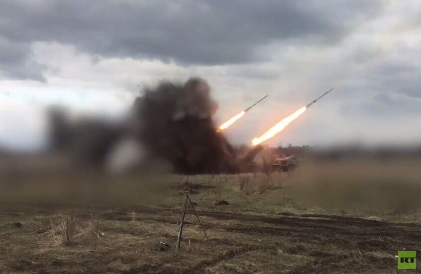 راجمة الصواريخ الروسية "أوراغان" تستهدف معاقل أوكرانية في اتجاه كونستانتينوفكا