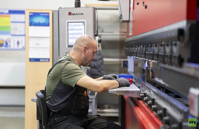 محطة شحن السيارات الكهربائية "طاقة موسكو" تظهر بتصميم حضري جديد