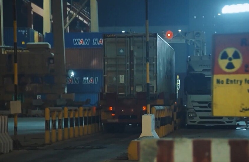 "إرسالية فحم".. السعودية تحبط تهريب أكثر من 5.3 ملايين قرص "إمفيتامين" مخدر (فيديو)