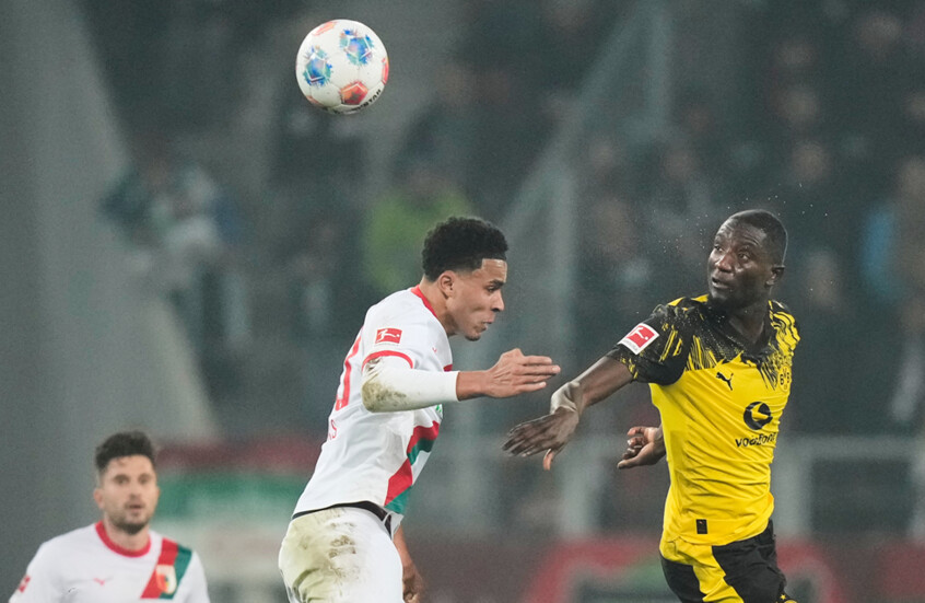 دورتموند يتخطى أوغسبورغ ويرتقي إلى وصافة "البوندسليغا"