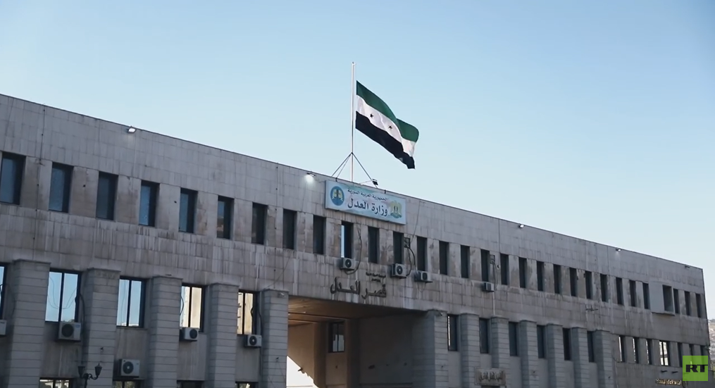 العدل السورية تحسم الجدل حول صدور أحكام بإعدام المفتي حسون وعدد آخر من المسؤولين في عهد الأسد
