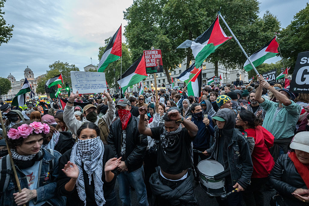 بعد هجوم مانشستر.. وزيرة الداخلية البريطانية تدعو المتظاهرين المؤيدين لفلسطين إلى إلغاء المظاهرات