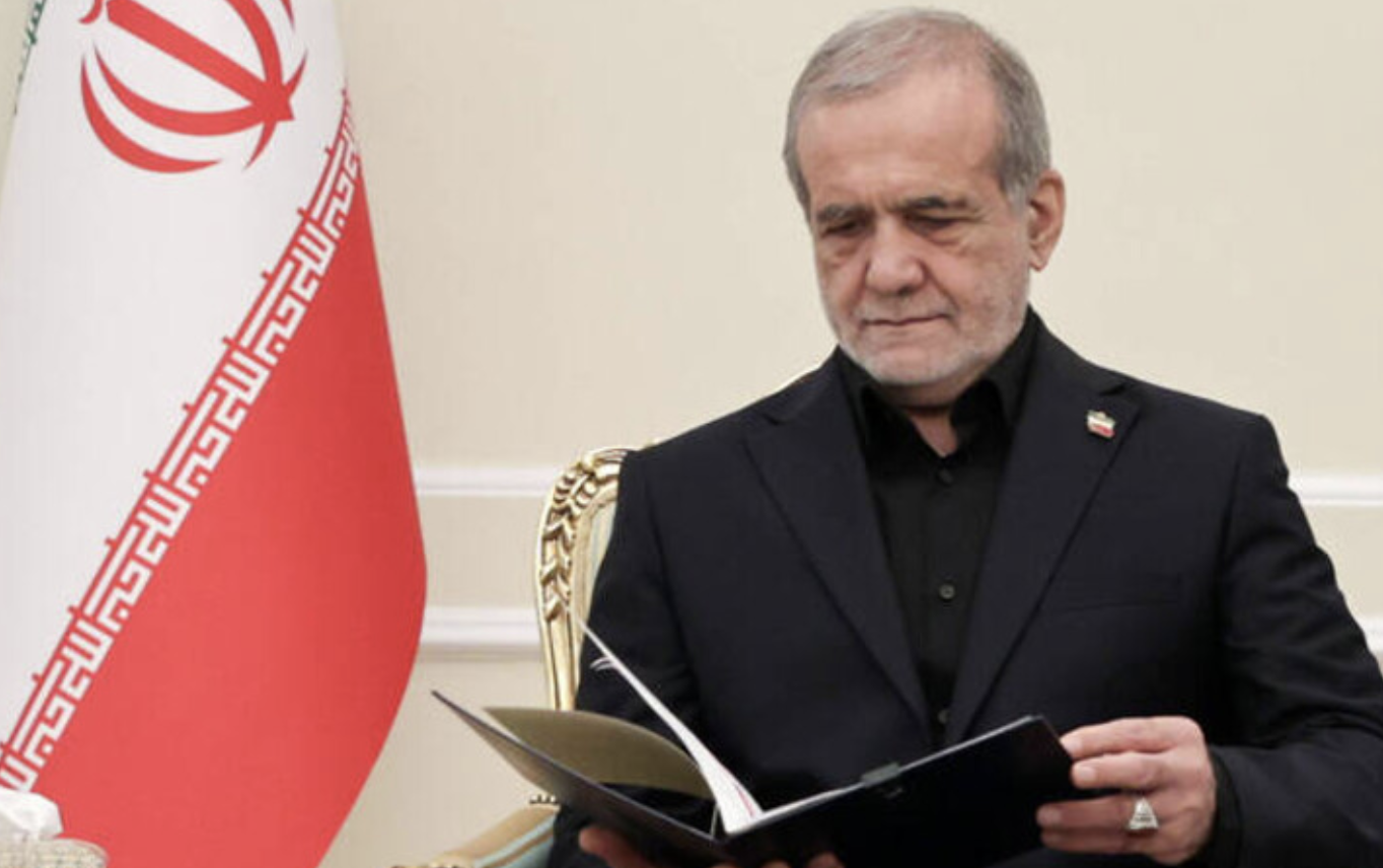 الرئيس الإيراني يدعو لنقل العاصمة من طهران: "أصبحت ضرورة استراتيجية"