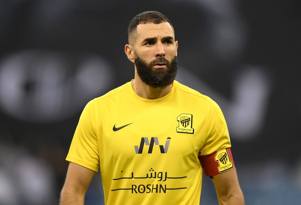 بنزيما يرد على أنباء تدخله لتعيين مدرب ريال مدريد السابق في الاتحاد