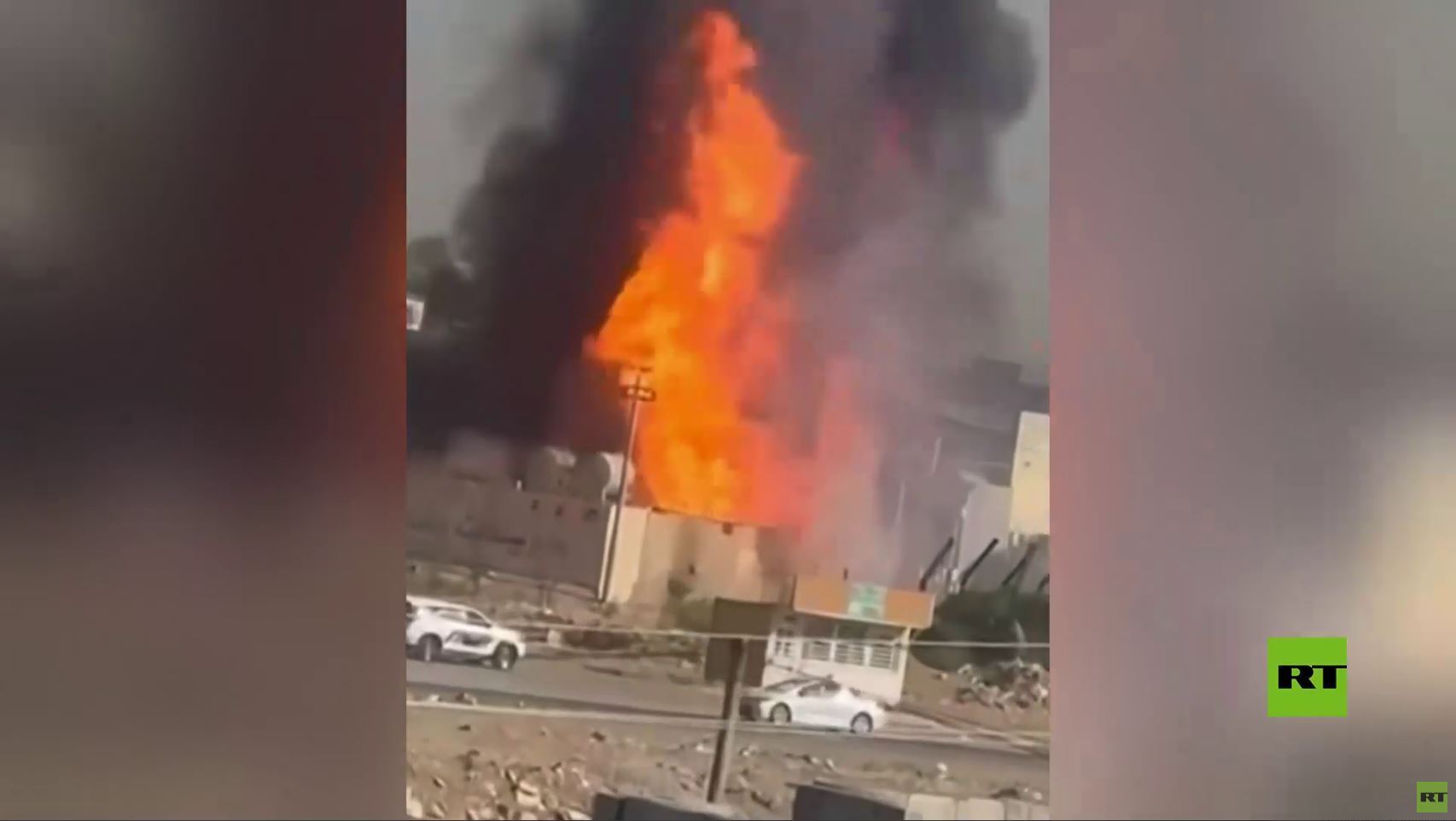 العراق.. انفجار ضخم يشعل حريقا هائلا في محطة وقود بأربيل