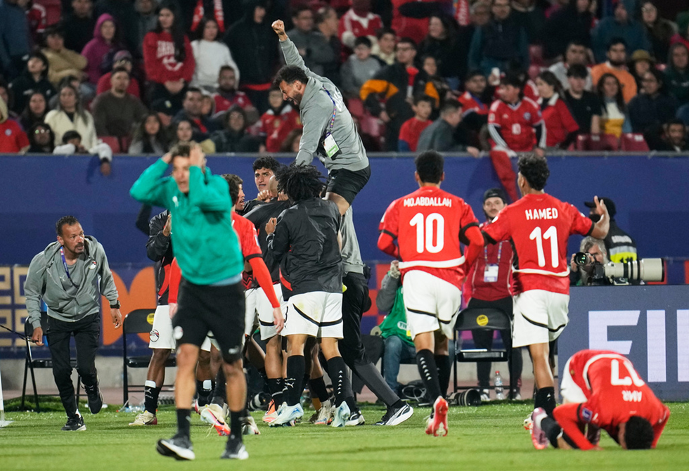 أغرب لحظات كأس العالم للشباب.. خلاف بين لاعبي مصر يتحول إلى فرحة عارمة (فيديو)