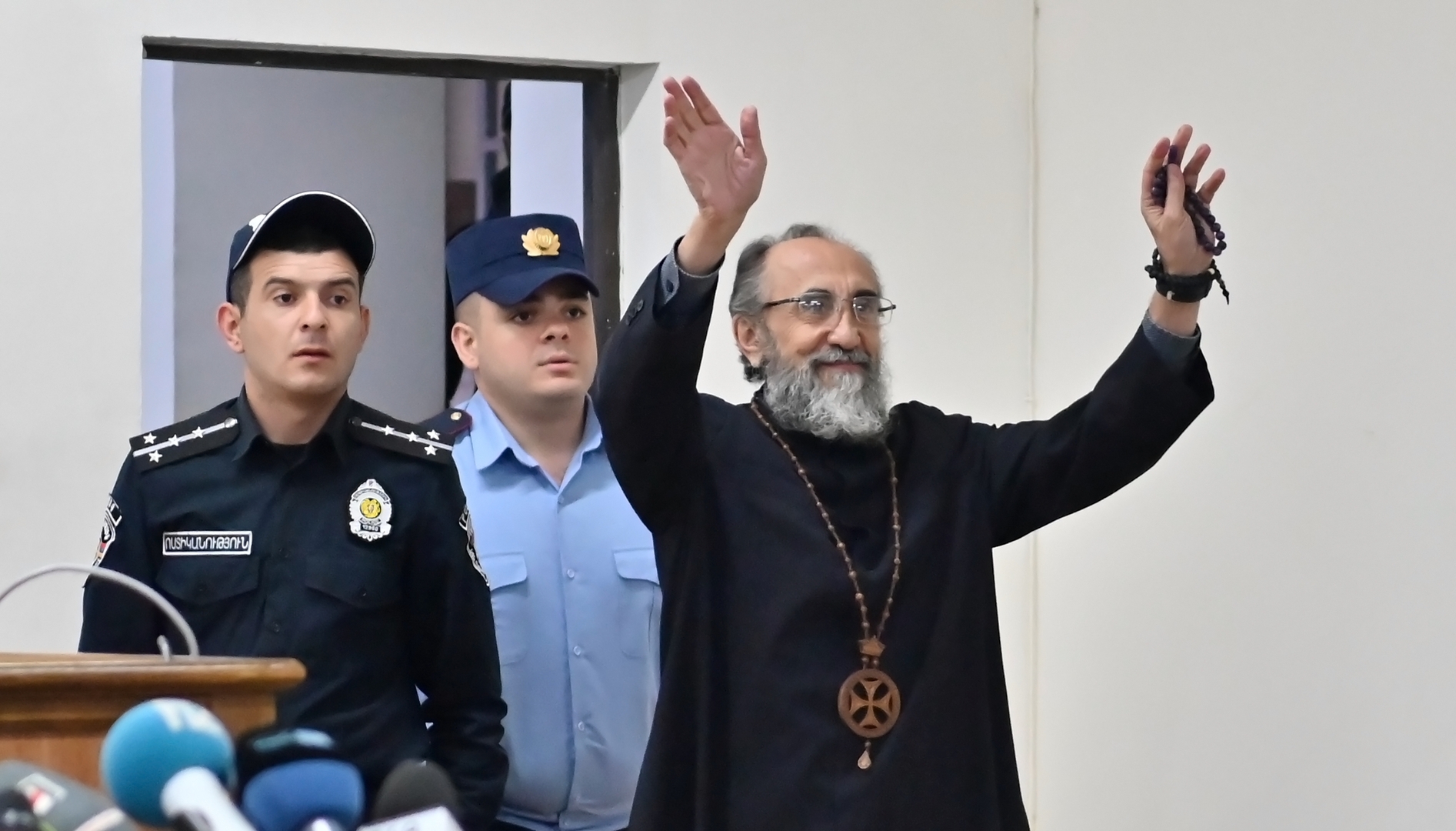 جمعية حقوقية روسية تدين ملاحقة الأسقف ميكائيل أجاباغيان في أرمينيا