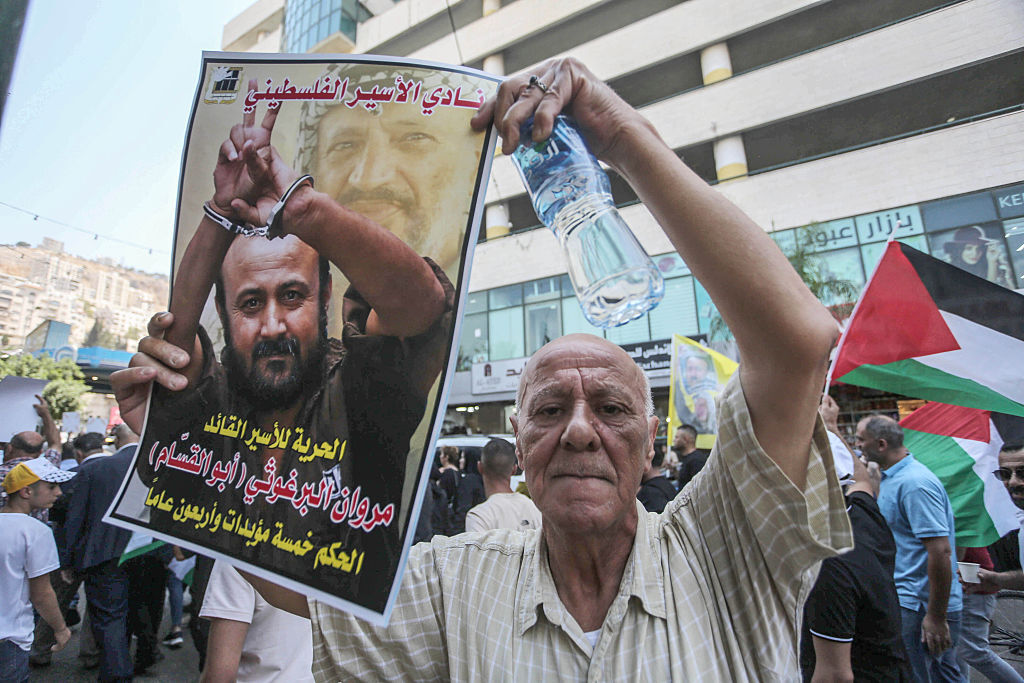 مصدر: زوجة البرغوثي غادرت رام الله على عجل إلى مصر