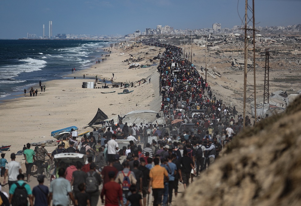 عودة مئات آلاف النازحين إلى شمال غزة وسط جهود حكومية لإعادة الخدمات وبسط الأمن (فيديوهات + صور)