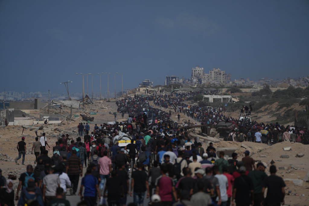 غزة تنهض من تحت الرماد... مئات آلاف الفلسطينيين يعودون من الخيام إلى الركام ورسالتهم: لن نستسلم
