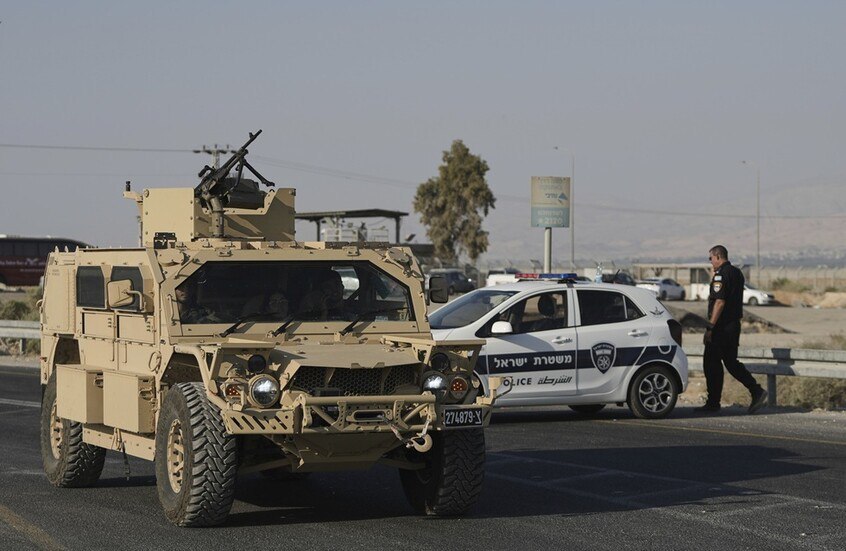 إصابات واعتقالات خلال اقتحام إسرائيلي لمخيم الفوار في الضفة الغربية