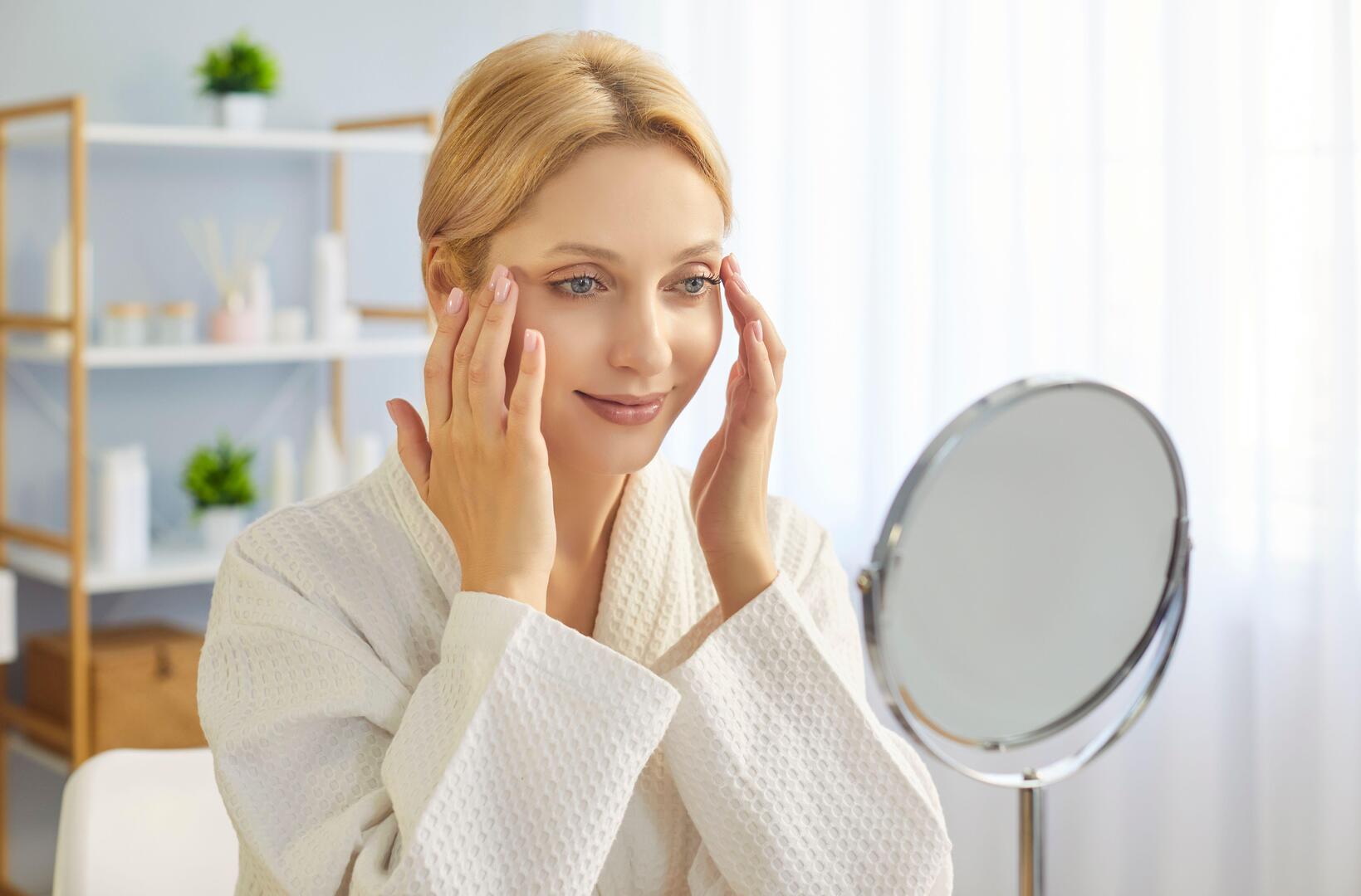 احذروا الإفراط في التجميل.. النتائج قد تكون عكسية!