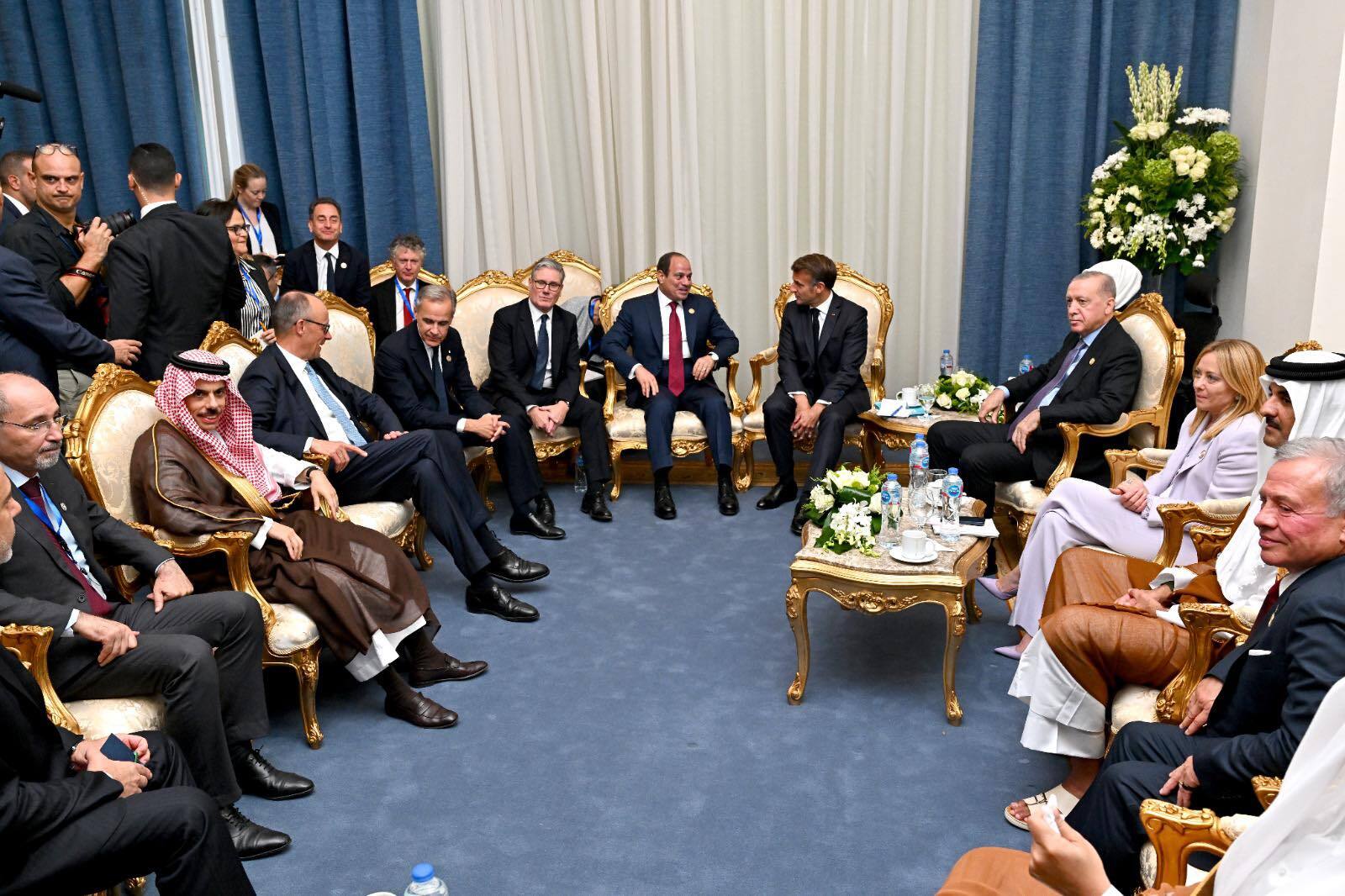 السيسي: قمة شرم الشيخ تحمل رسالة واحدة.. كفى حربا ومرحبا بالسلام