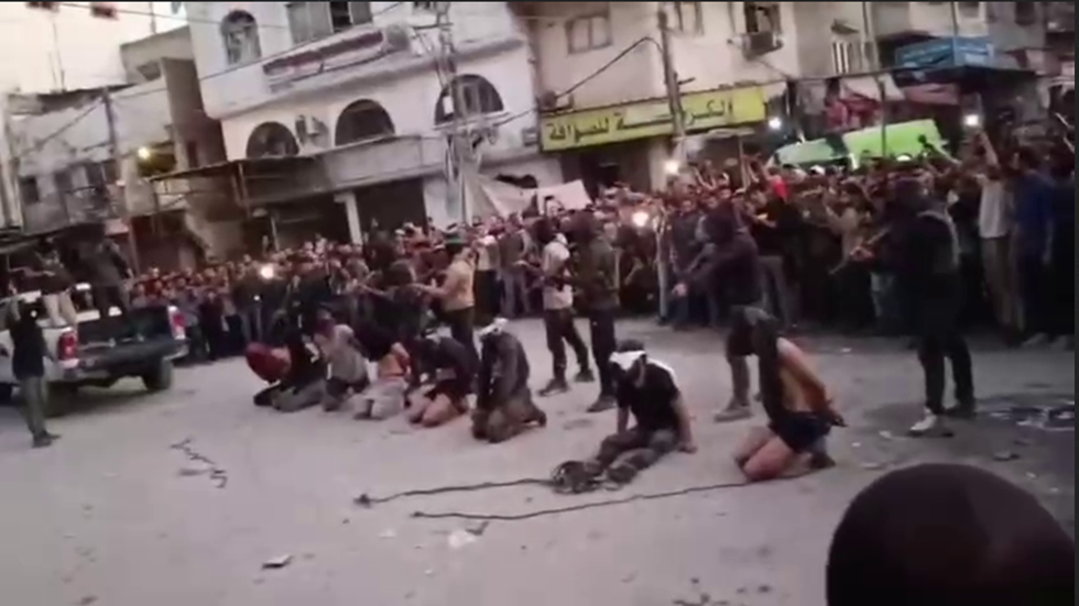 غزة.. قوى الأمن تنفذ حكم الإعدام بحق عدد من العملاء والخارجين عن القانون