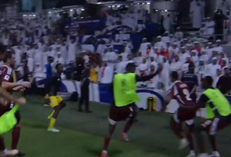مشاهد مؤسفة في مباراة قطر والإمارات (فيديو)