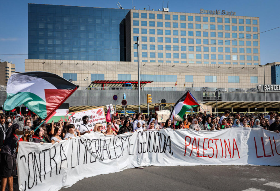 أندية إسبانية لكرة السلة تتخذ قرارا صارما قبيل مواجهتها لفرق الإسرائيلية