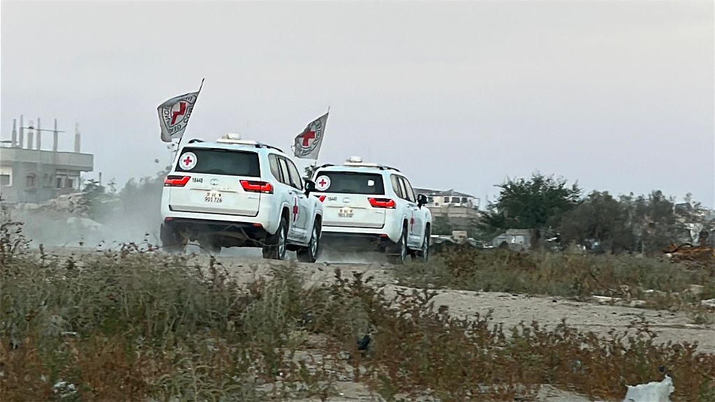 الجيش الإسرائيلي: الصليب الأحمر تسلم جثتين إضافيتين من الأسرى الإسرائيليين في قطاع غزة