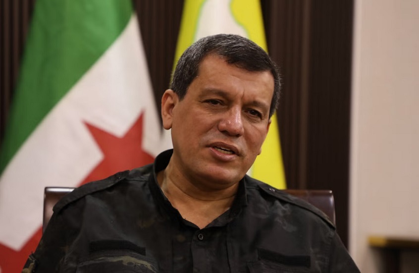 أحداث الساحل والسويداء.. قائد "قسد" يكشف أسباب تأخر انضمام قواته للجيش السوري