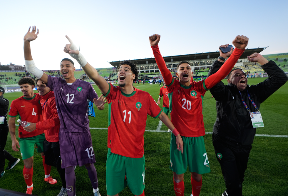 "الفيفا" يختار حكم نهائي كأس العالم للشباب
