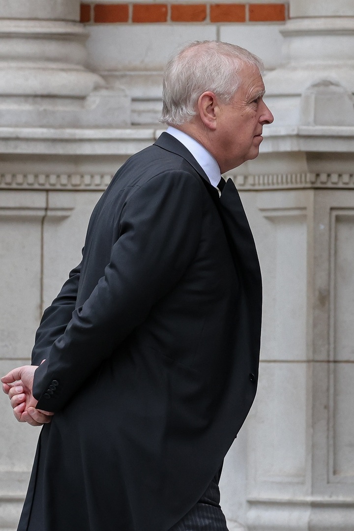 الأمير البريطاني آندرو يتخلى عن لقب دوق يورك