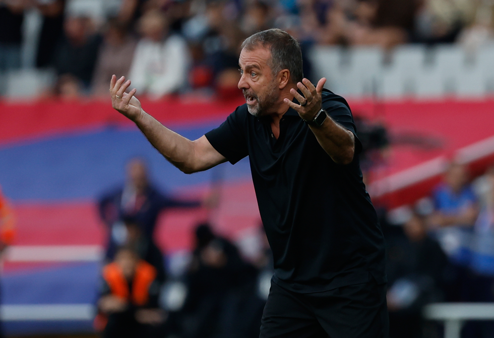 بطاقة حمراء وإشارة خارجة.. فليك يغيب عن لقاء ريال مدريد ويواجه خطر الإيقاف لفترة طويلة