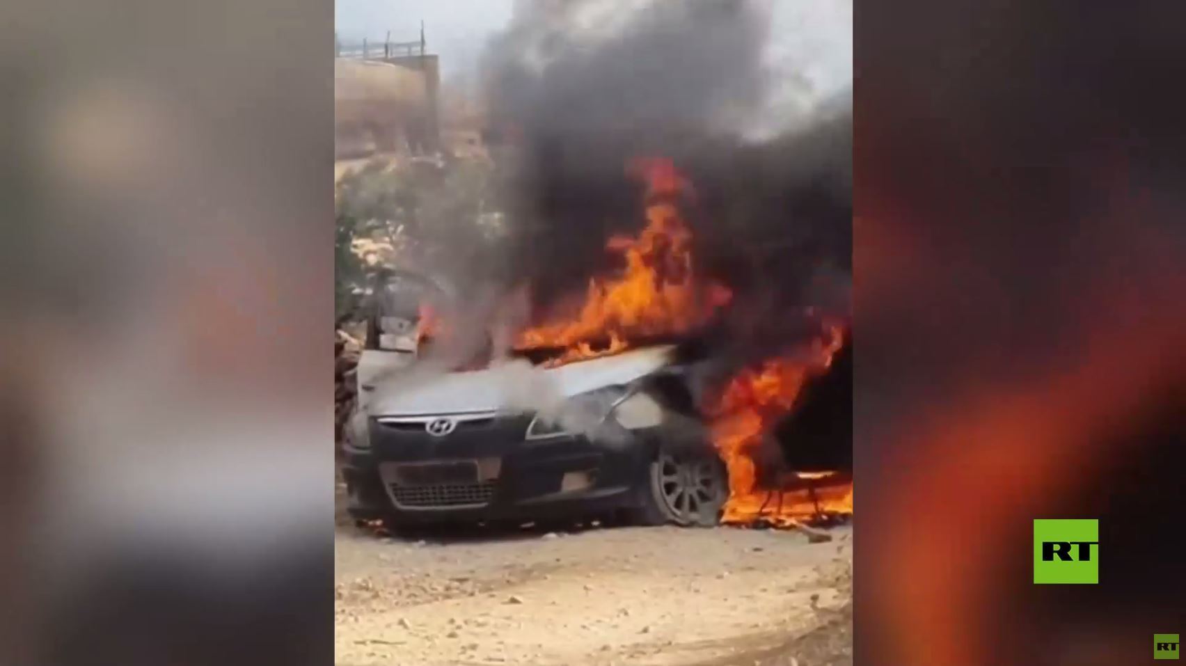 الضفة الغربية.. مستوطنون إسرائيليون يحرقون مركبات مزارعين فلسطينيين