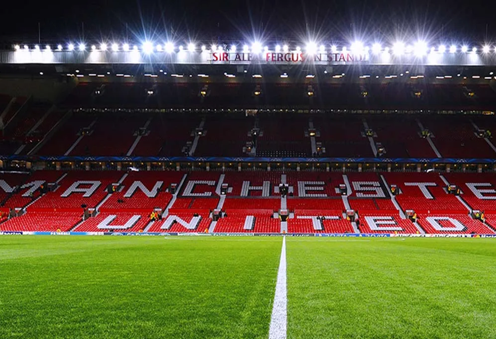 تقرير: تحالف إماراتي يستهدف الاستحواذ على مانشستر يونايتد