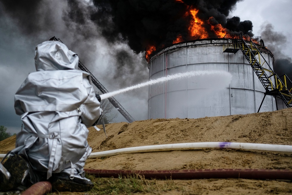 لعنة الحرائق تواصل ملاحقة مصافي النفط في أوروبا النيران تشتعل في ثالث مصفاة خلال يومين