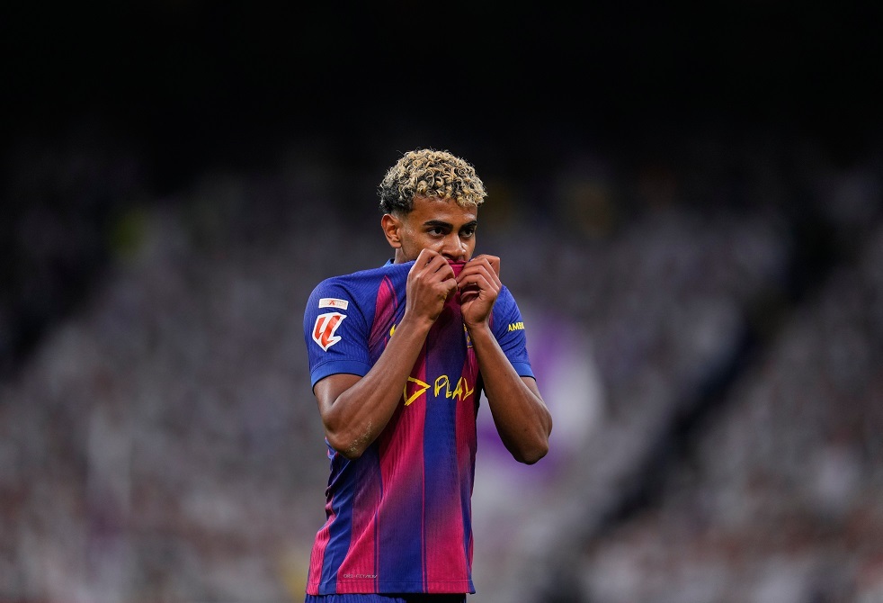 الجماهير في المدرجات تسكت لامين جمال.. وريال مدريد يوقف اللاعب في الميدان (فيديو)