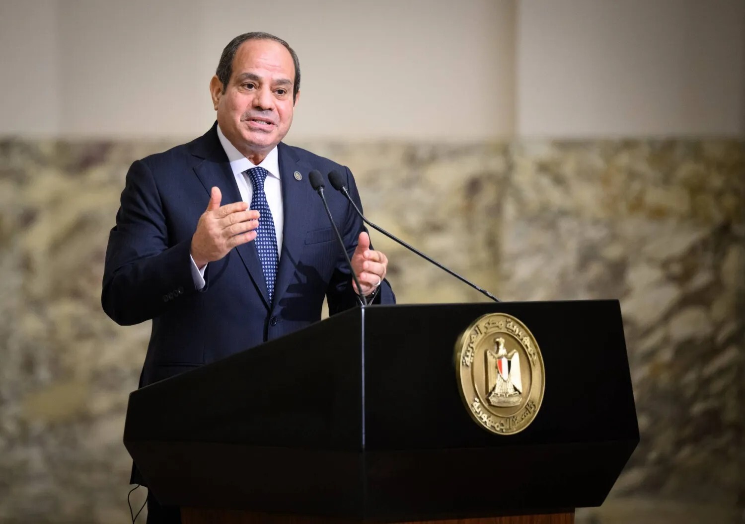 "السيسي يشعر بالرضا".. "هاآرتس" تتحدث عن خطة الرئيس المصري في غزة