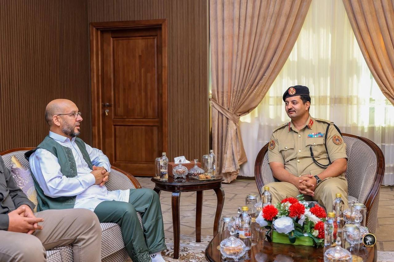 خالد حفتر يبحث مع قيادات مصراتة تشكيل قوة مشتركة لمكافحة الإرهاب والهجرة غير الشرعية