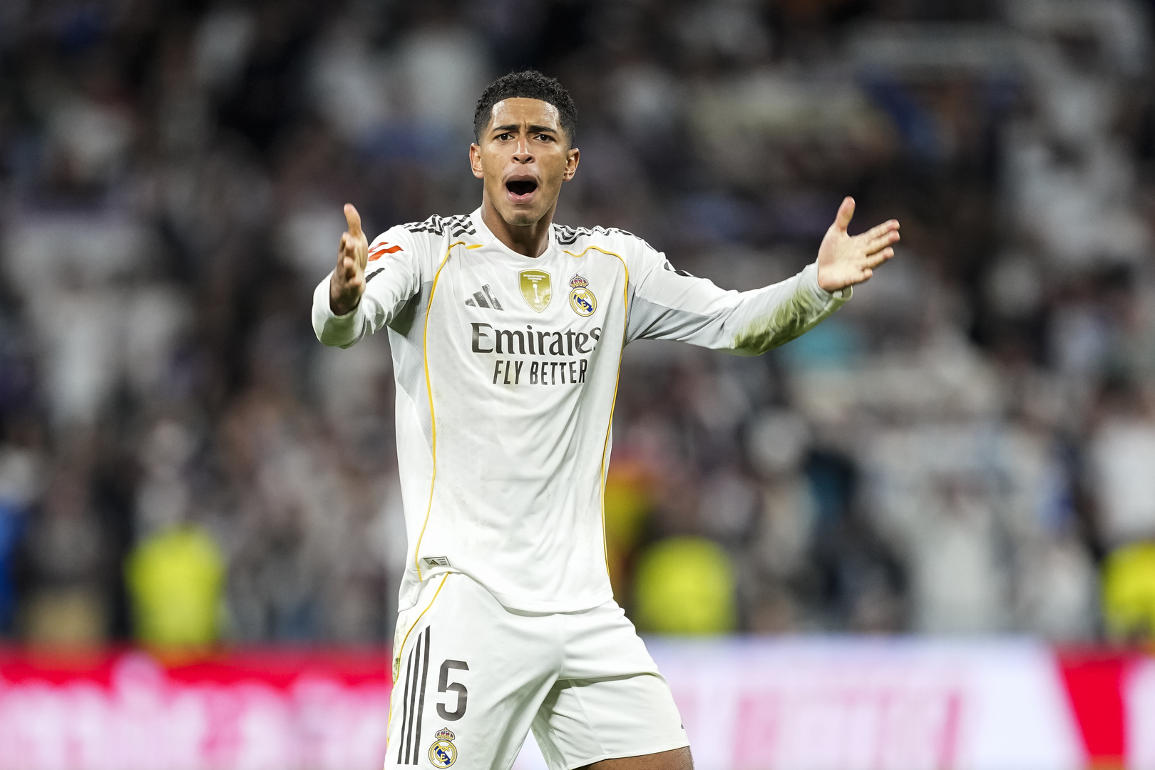 بعد الكلاسيكو.. إشارة مثيرة للجدل تهدد نجم ريال مدريد بالإيقاف