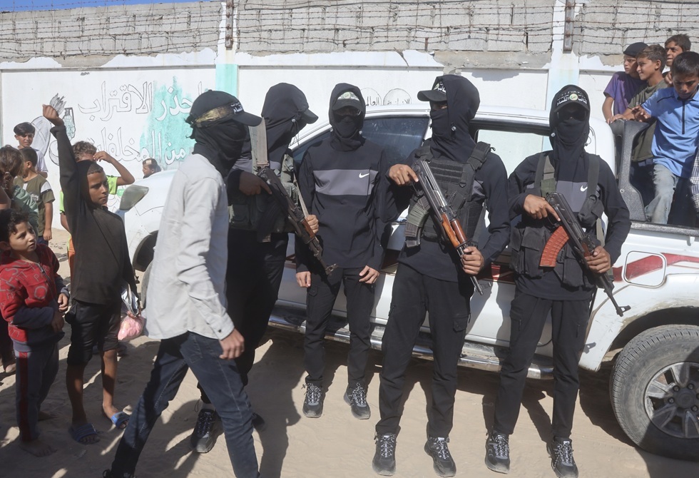 غزة.. قوة "رادع" تفكك عصابة مسلحة استغلت الحرب وحالة الفوضى