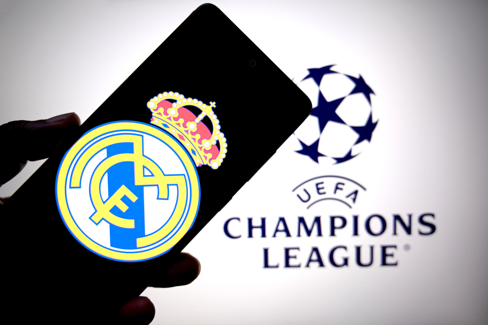 تحرك قضائي من ريال مدريد ضد "يويفا"