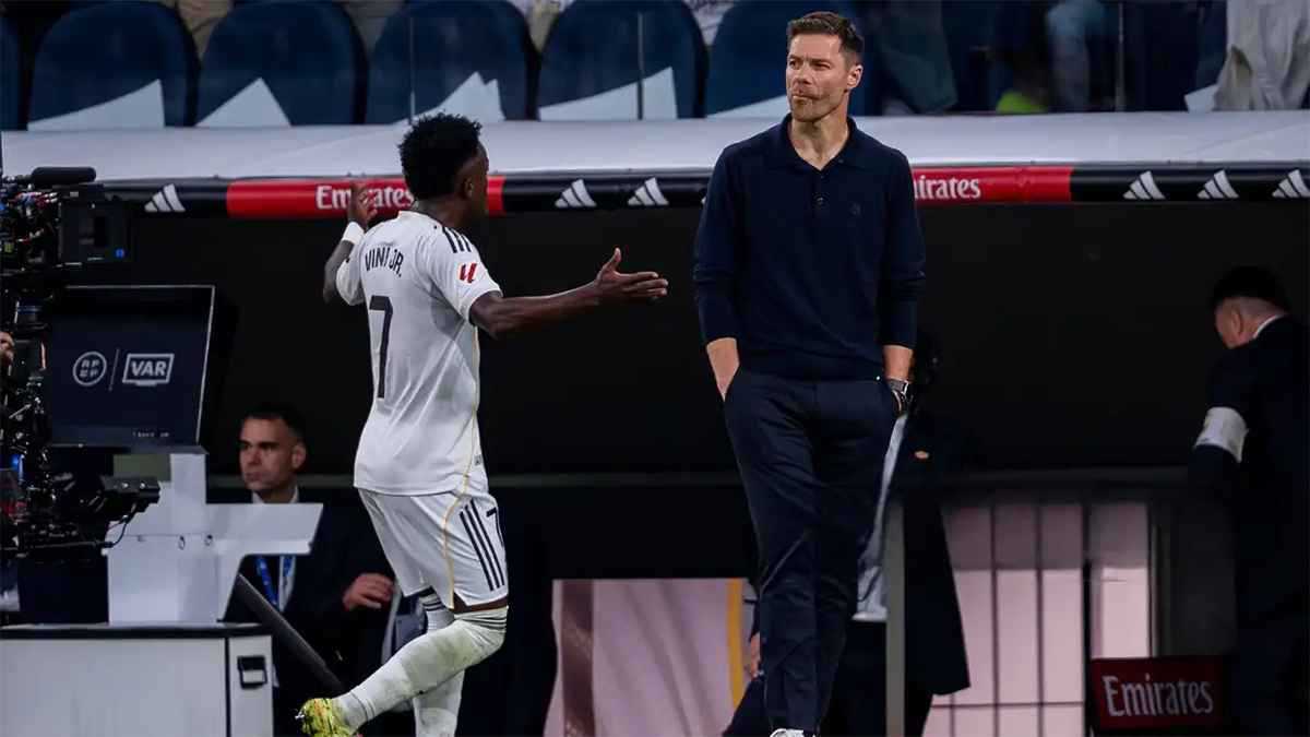 مفاجأة.. تشابي ألونسو يحسم الجدل ويغلق ملف فينيسيوس جونيور